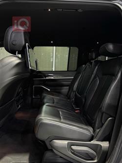 Jeep Wagoneer
